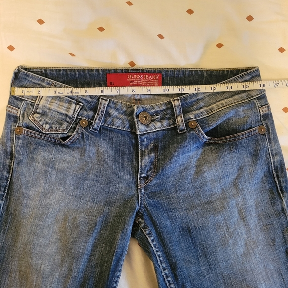 Vintage Low-Rise Guess Jeans - Picture 5 of 5